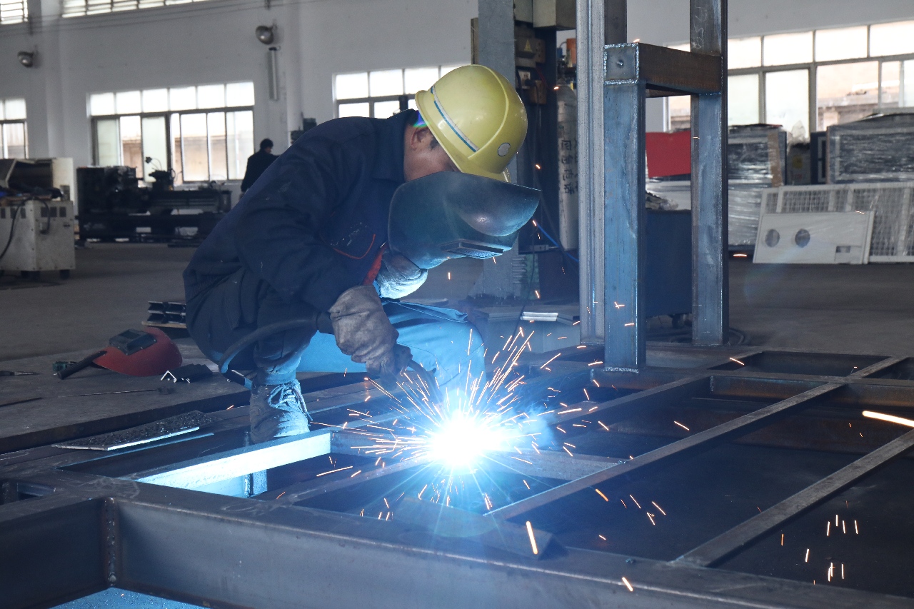 Plastic extrusion machine manufacturing